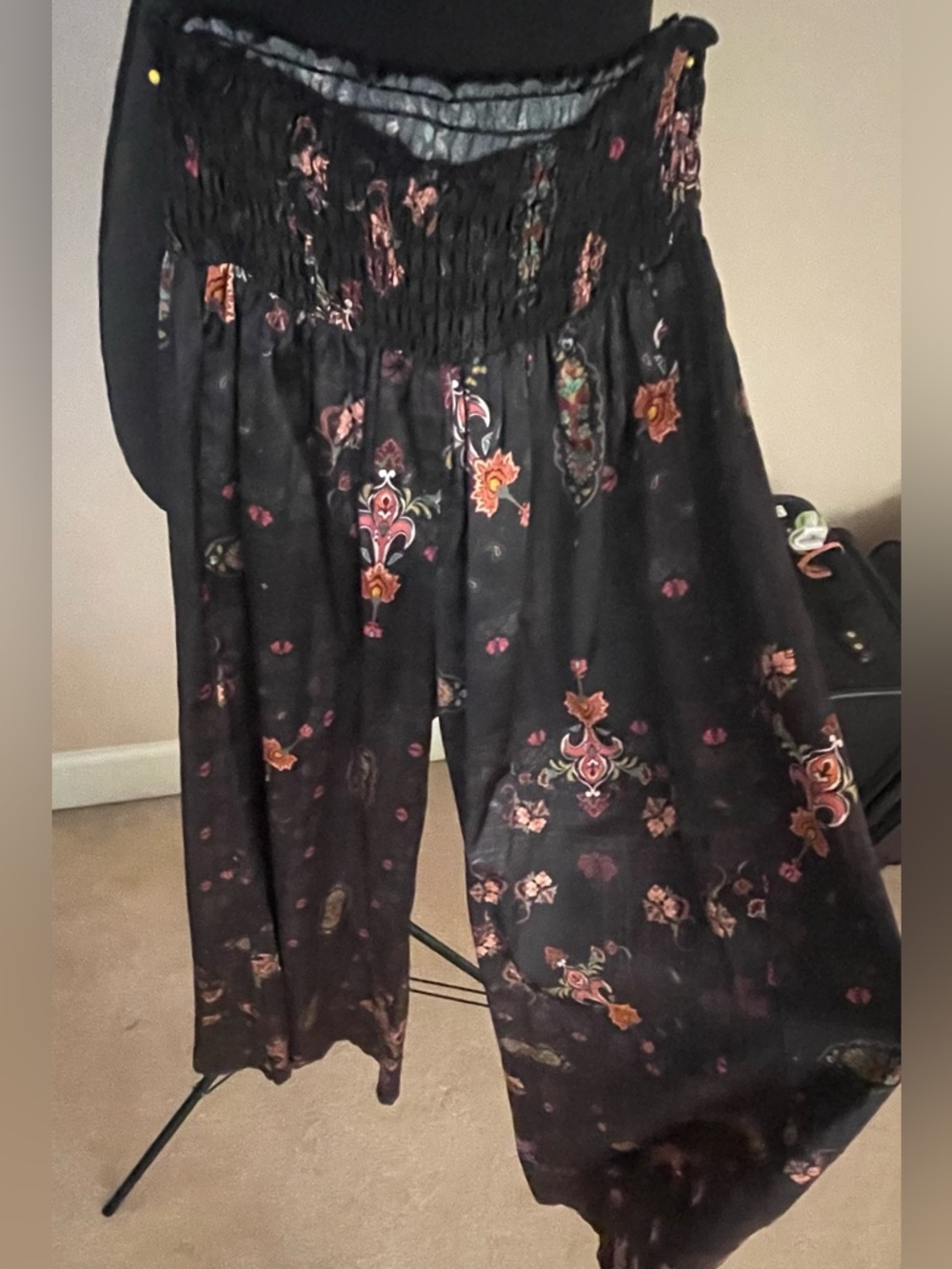 NWOT Johnny Was Silk Manning Pant. Black with delicate floral blossoms. Size XS - Picture 4 of 5